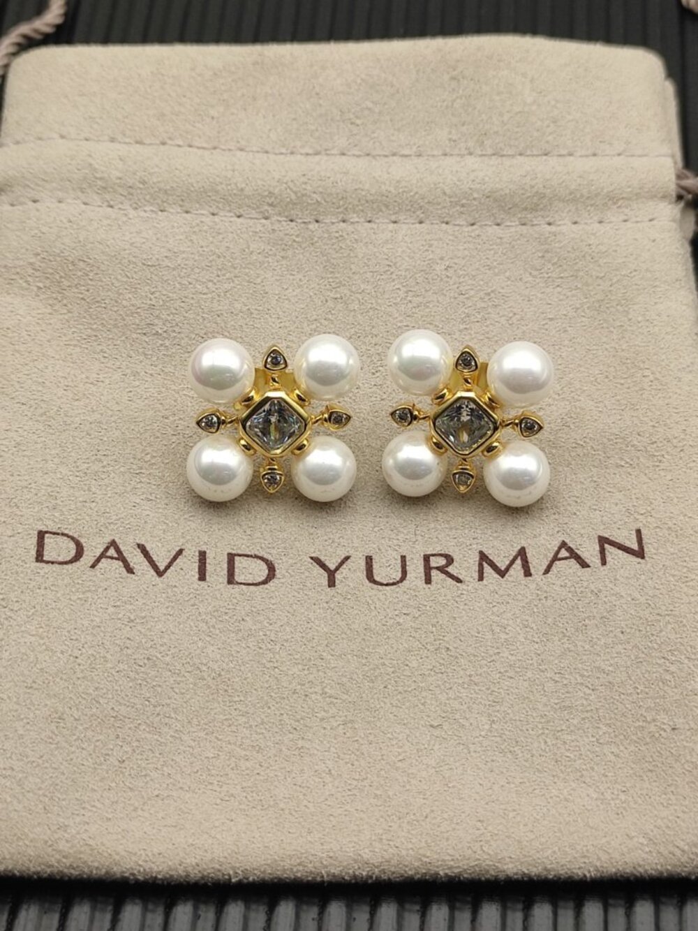 David Yurman Pyramid Pearl Earrings - Picture 3 of 8